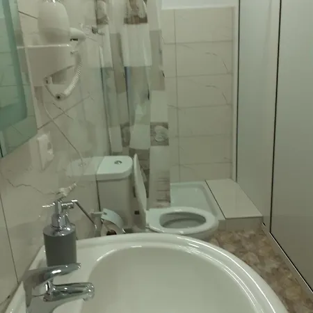 Krishen بيت ضيافة 3*